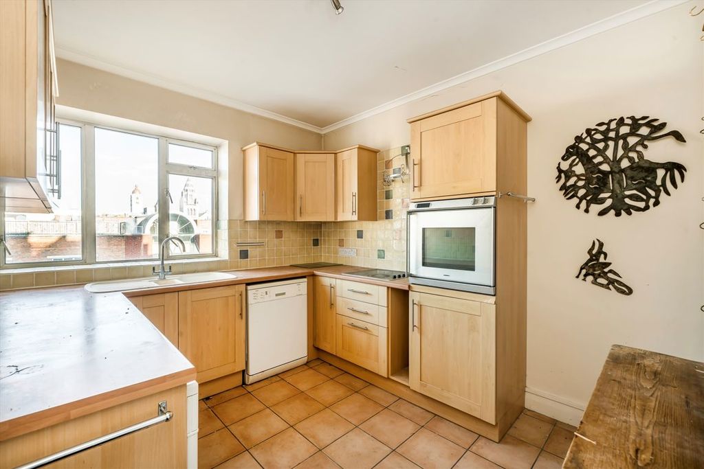 Property photo 2 of 4