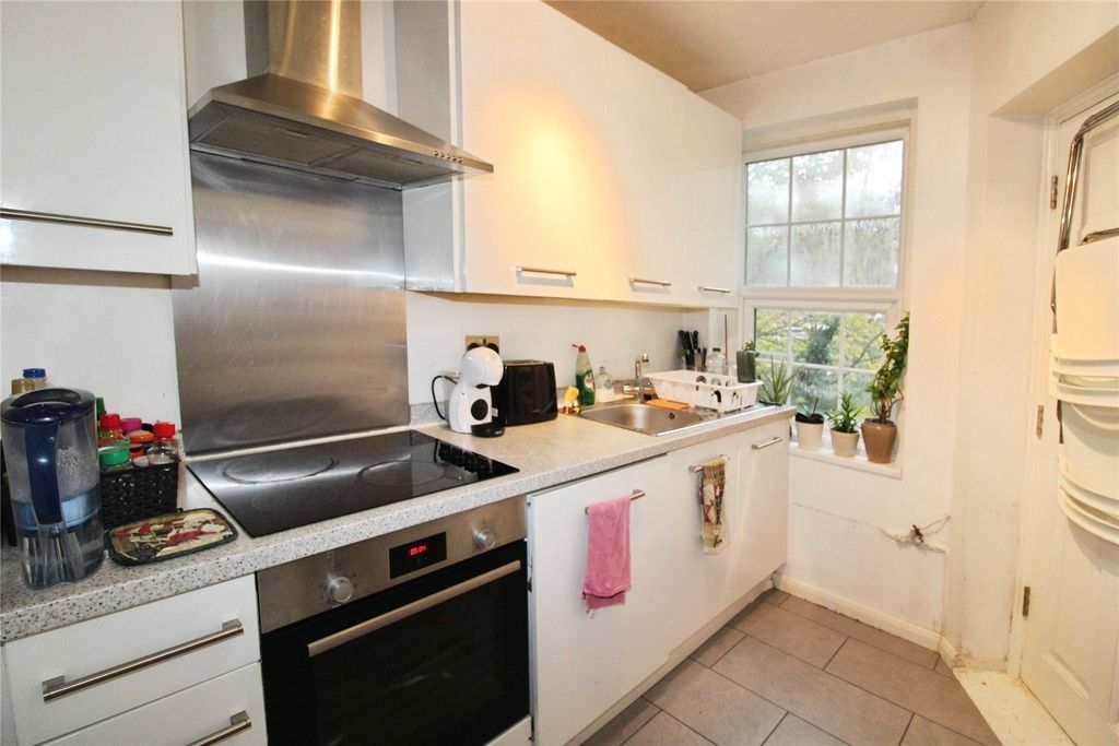 Property photo 2 of 11 Kitchen