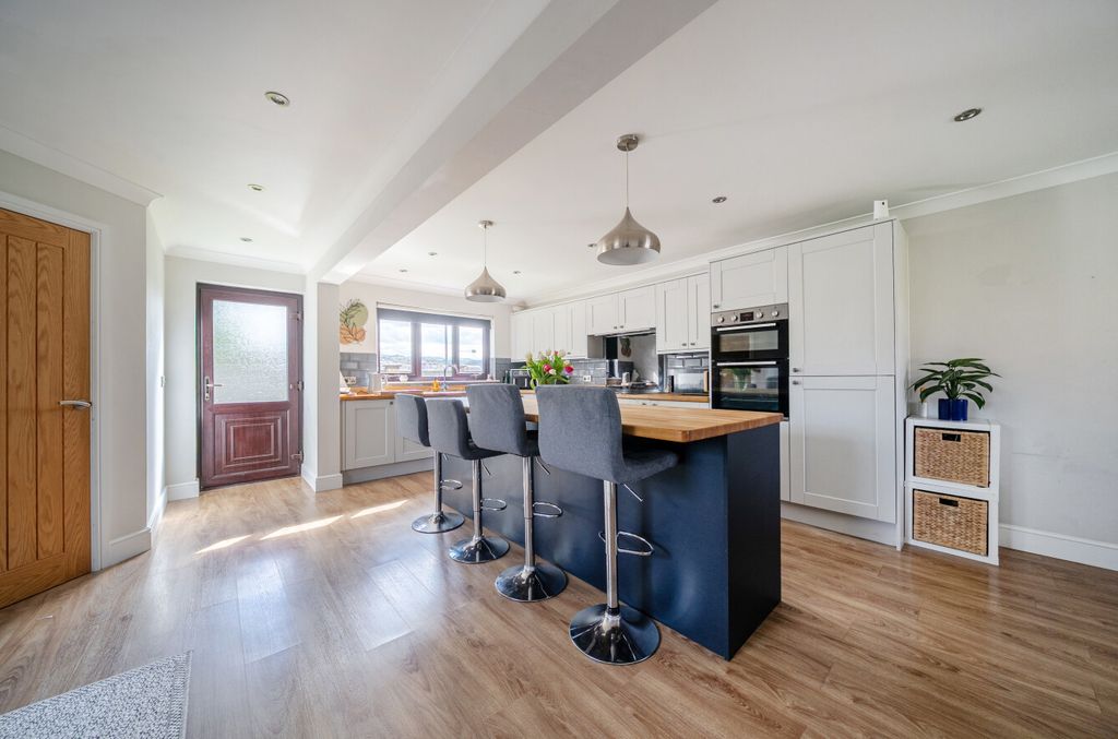 Property photo 3 of 23 1434955-8-69cc23c...