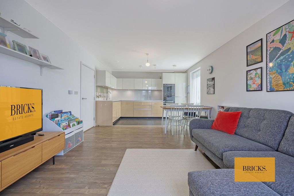 Property photo 3 of 21