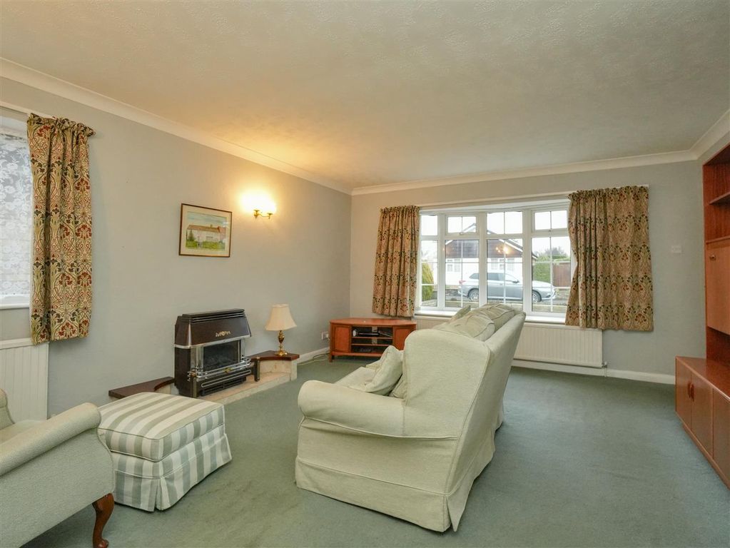 Property photo 2 of 17 Living Room