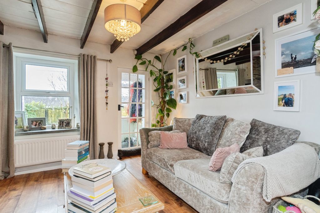 Property photo 3 of 20 Living Area