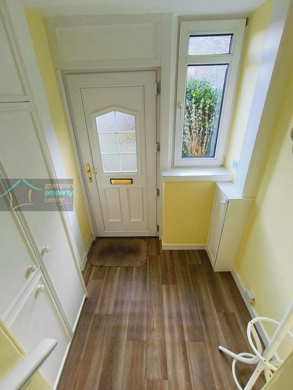 Property photo 3 of 17 Entrance