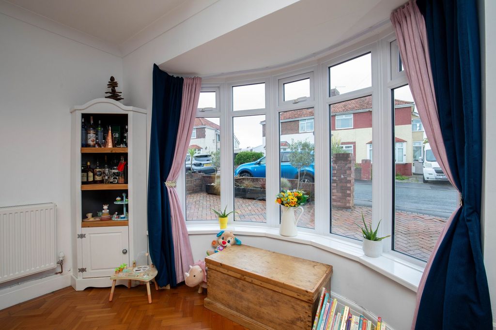 Property photo 3 of 39