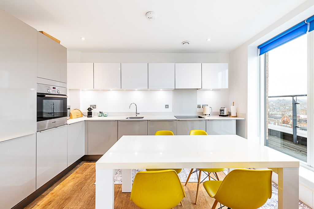 Property photo 2 of 35