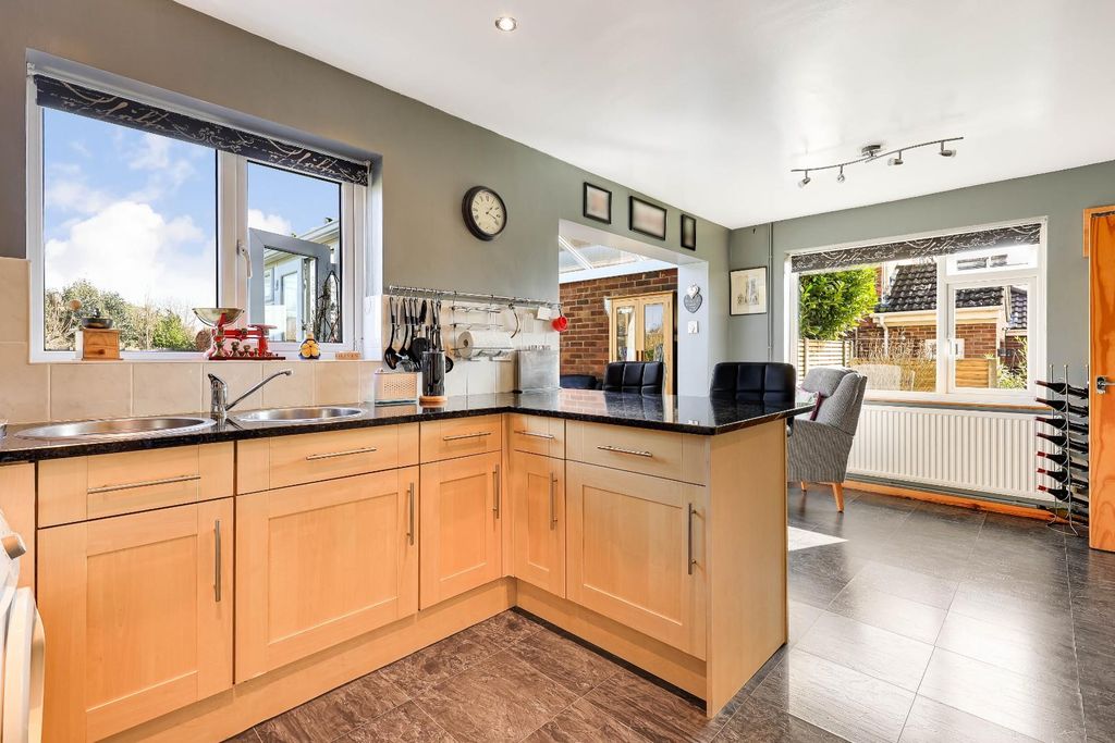 Property photo 3 of 24 Img (17).Jpg