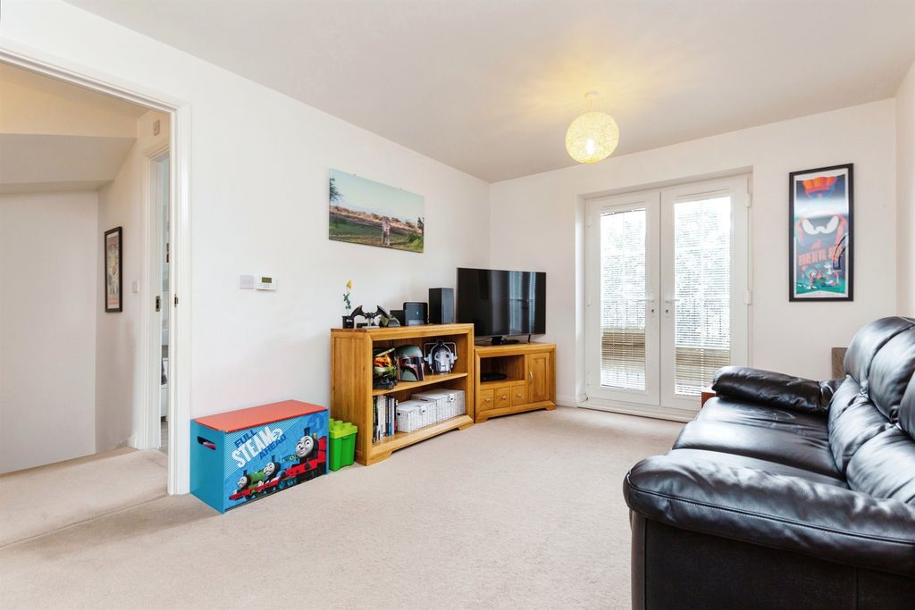 Property photo 2 of 17