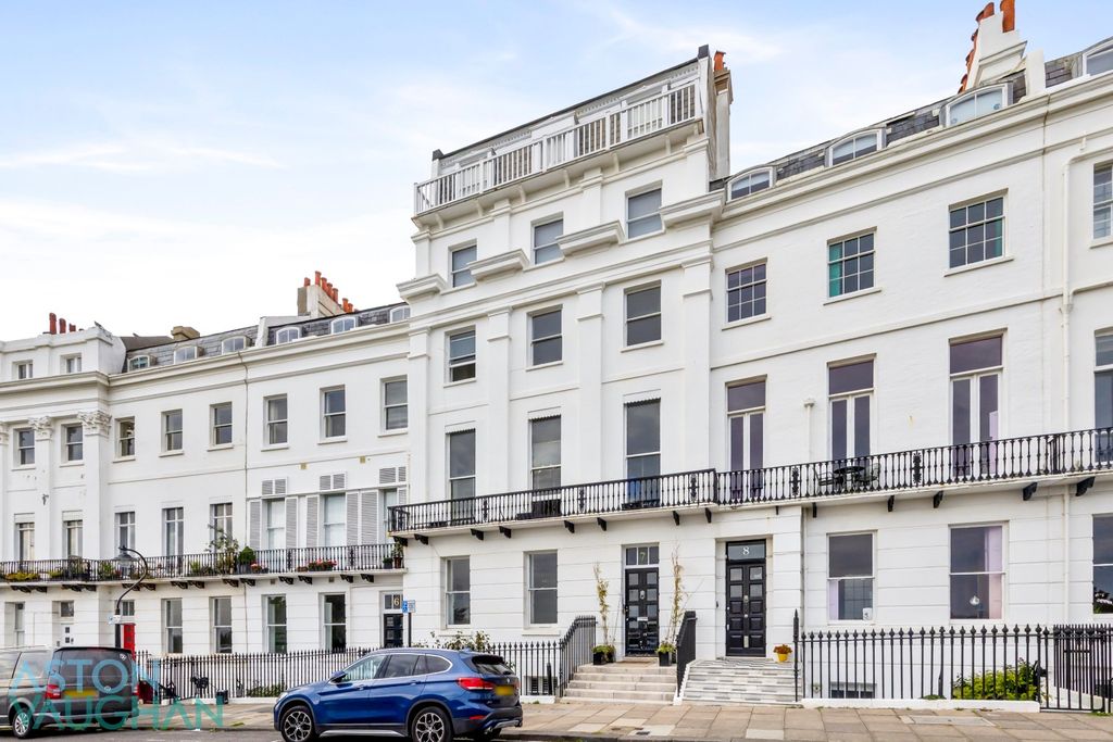 Additional image 22 of 4 bed flat for saleLewes Crescent, Brighton, East Sussex BN2