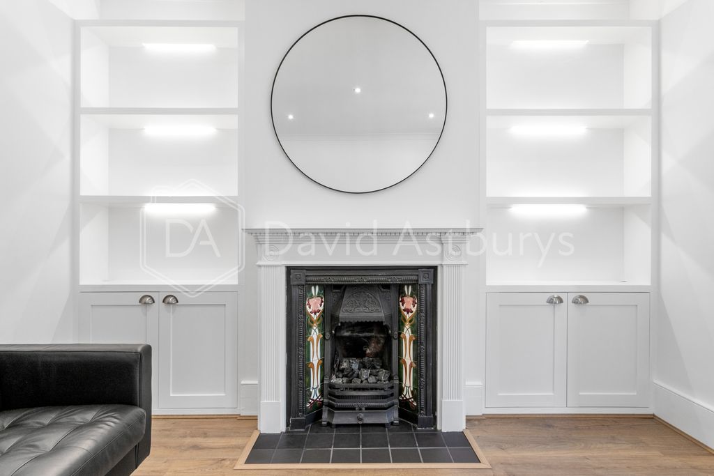 Property photo 2 of 12 250720249_Dahstdl_36B Eastern Road _N2 9La_006