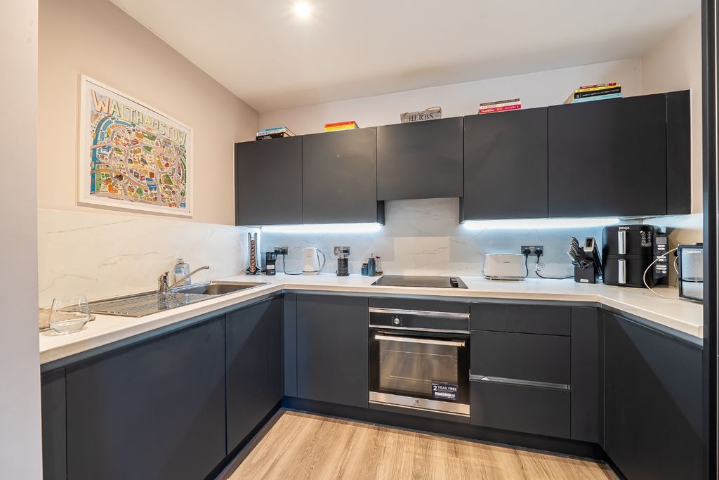 Property photo 2 of 23 5025503