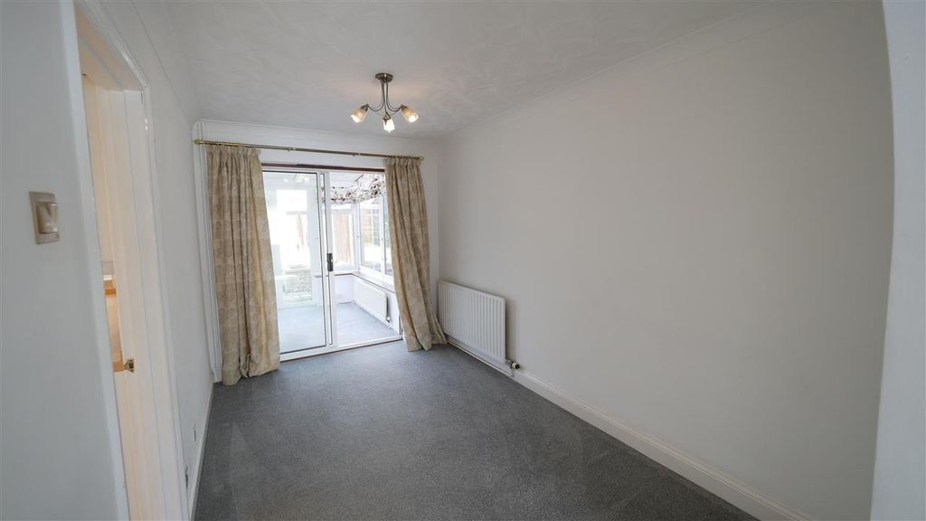 Property photo 3 of 16 Dining Room