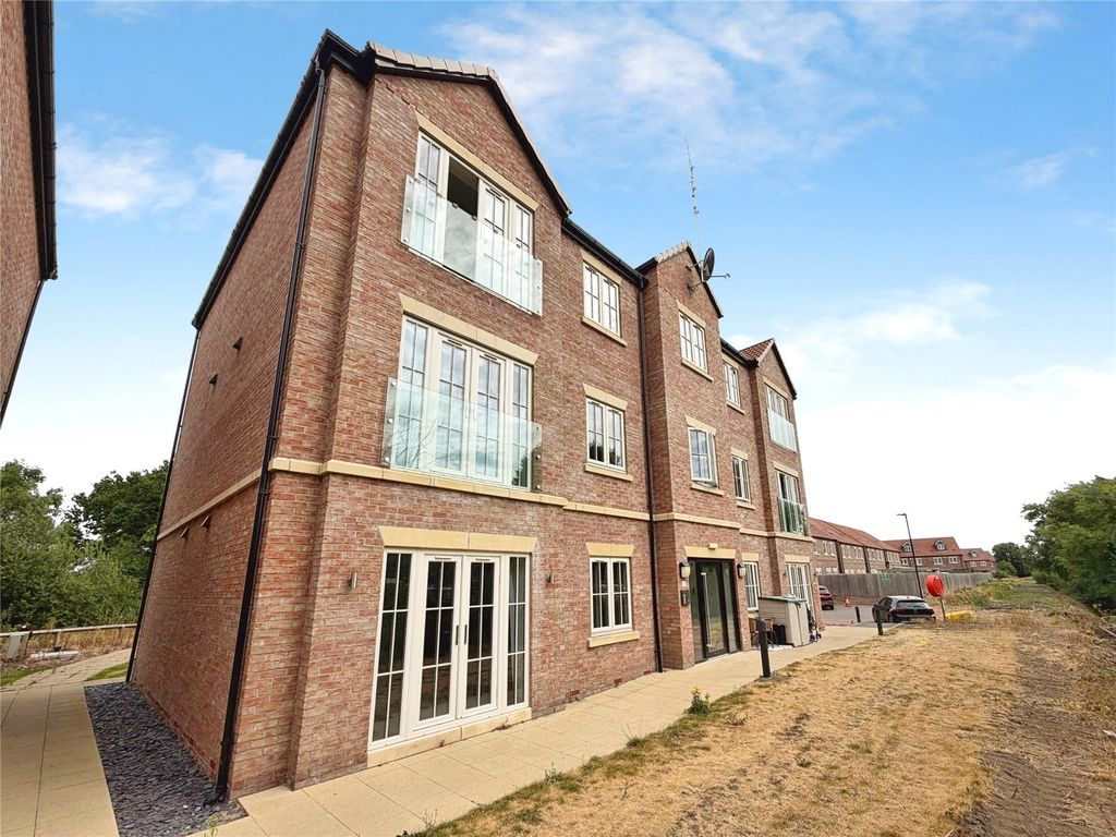 Property photo 1 of 10 Front