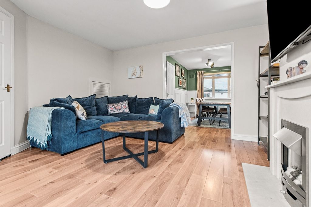 Property photo 3 of 30 4687134