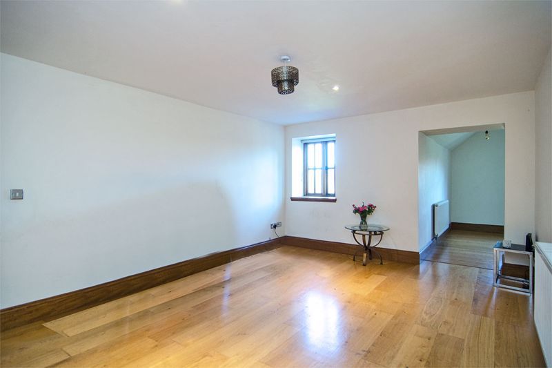 Property photo 3 of 24 Photo 8