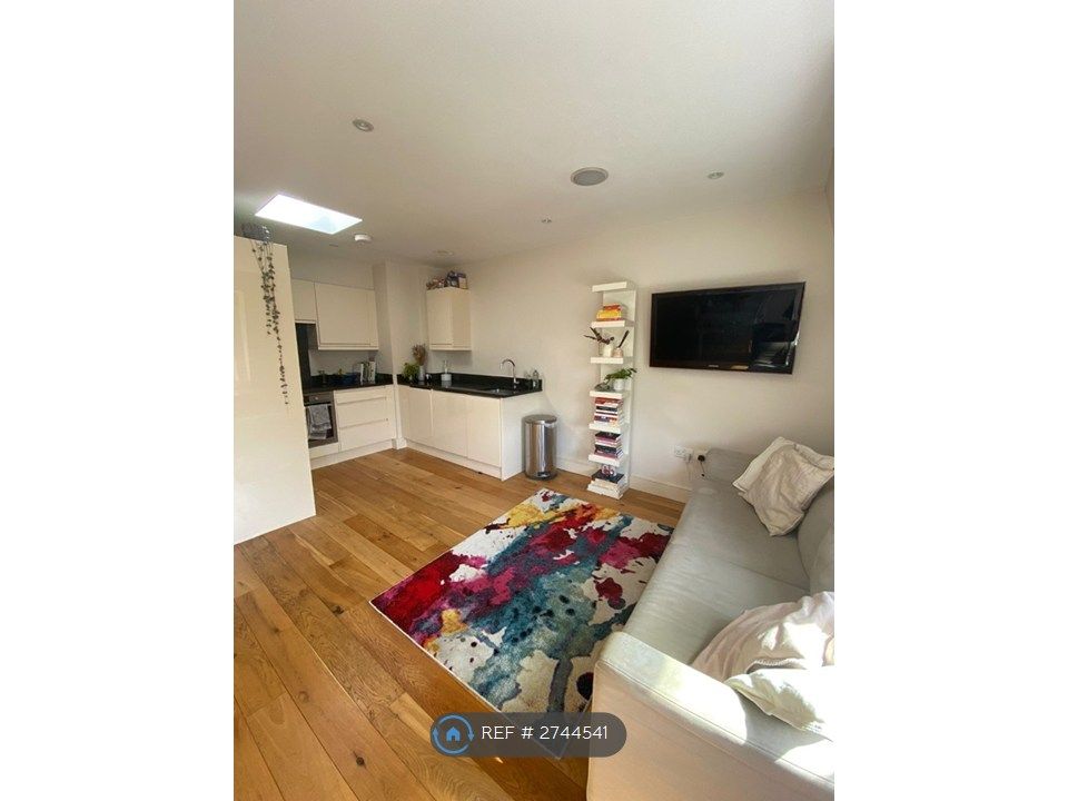 Property photo 3 of 5