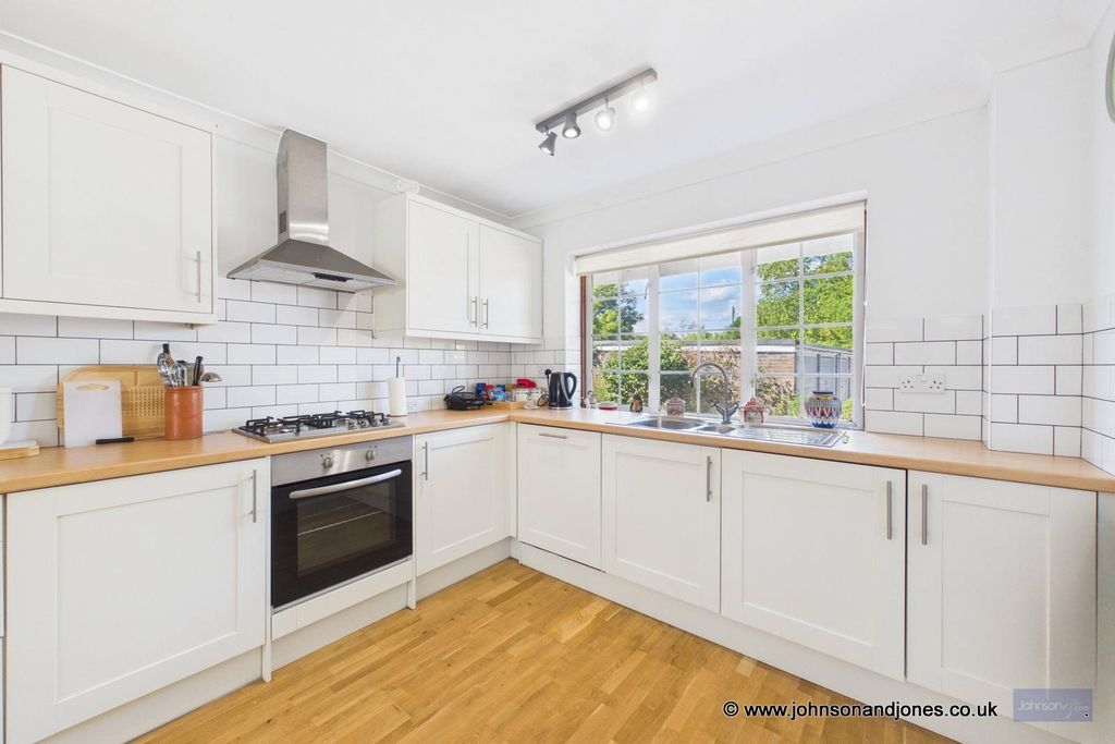 Property photo 2 of 21 2 Kitchen.Jpg