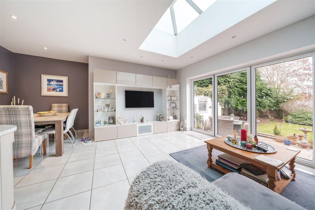 Additional image 4 of 4 bed detached house for saleForest Road, Crowthorne, Berkshire RG45