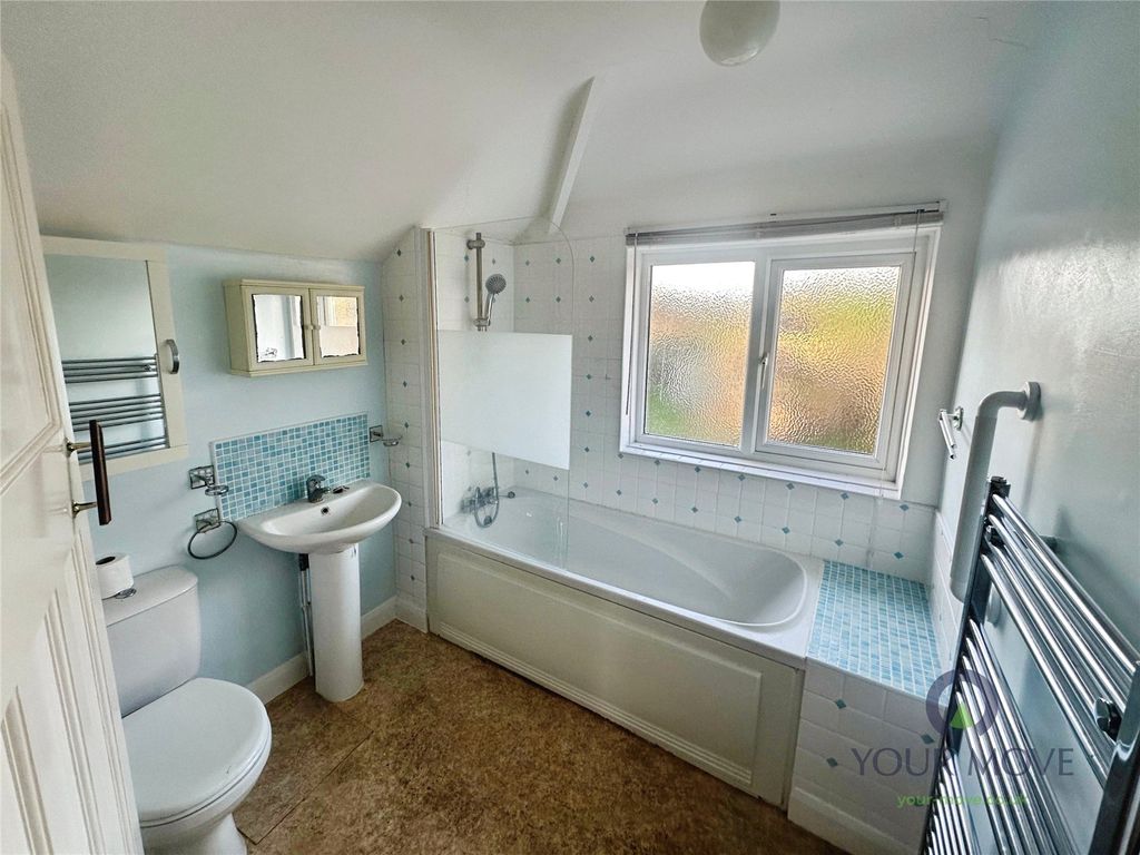 Property photo 3 of 15 Bathroom