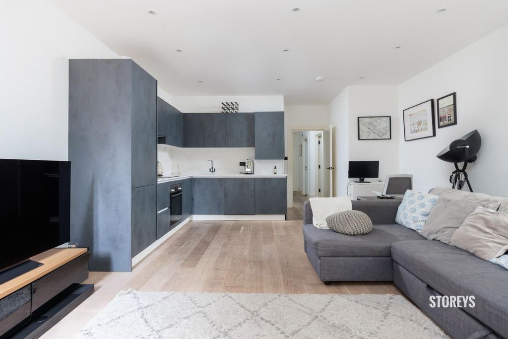 Property photo 2 of 23