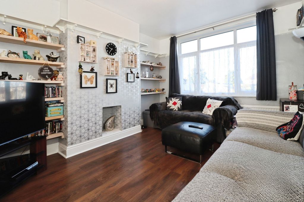 Property photo 2 of 17 Pbox-Img.Jpg