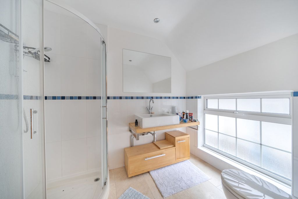 Additional image 20 of 3 bed flat for saleMarsh Road, Pinner, Middlesex HA5