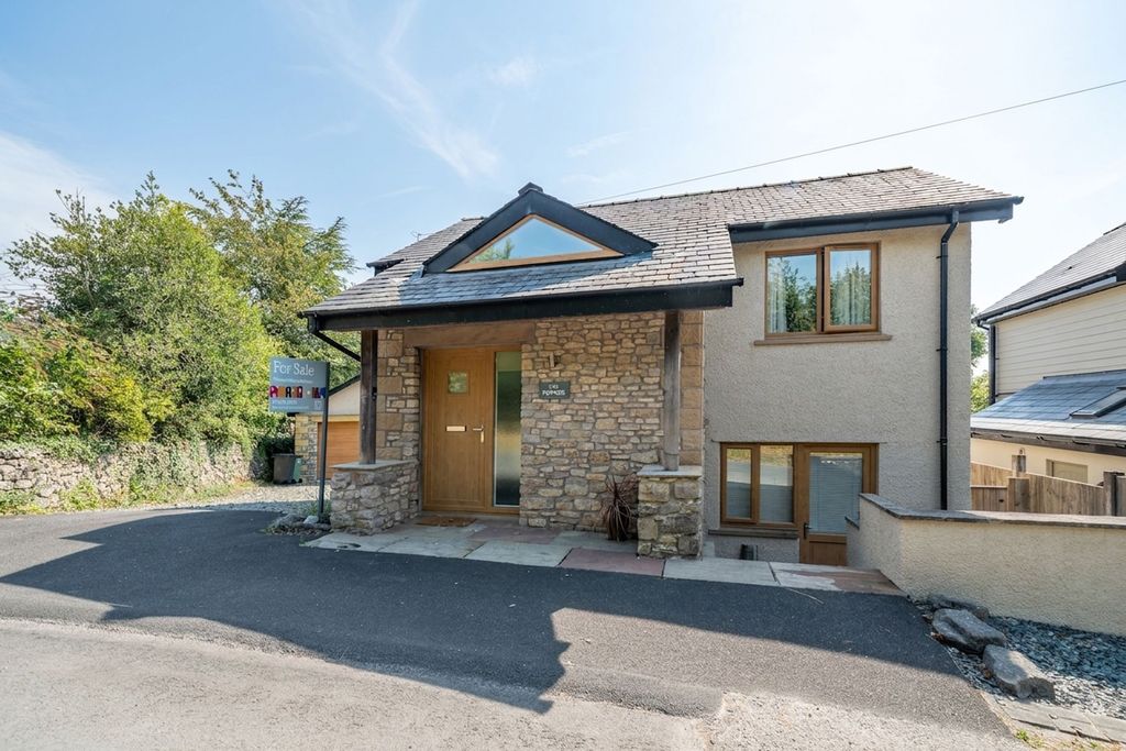 Property photo 1 of 35