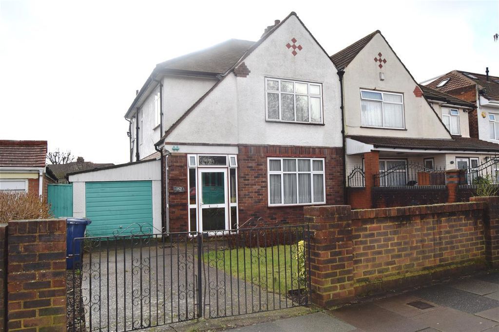 Property photo 1 of 8 4 Bed Semi-Detached House To Rent Uxbridge Rd, Southall Ub1