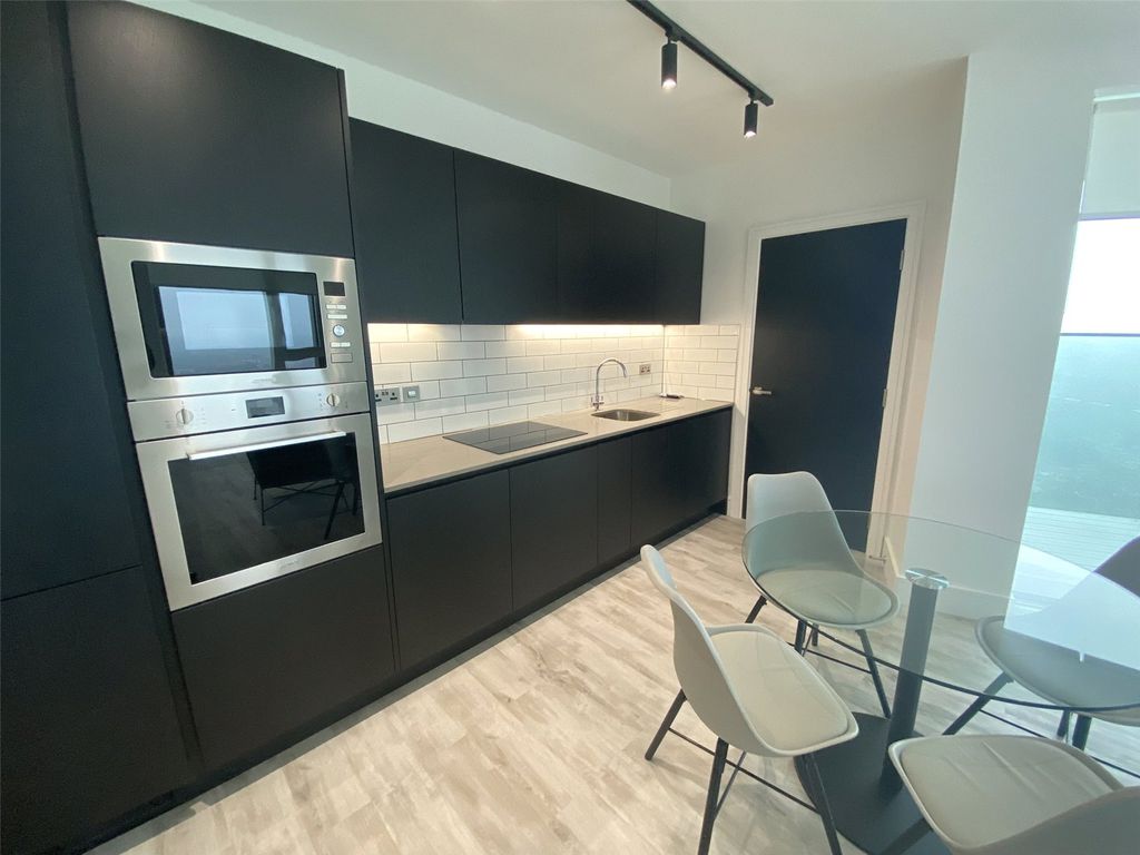 Property photo 3 of 8 Picture No. 13