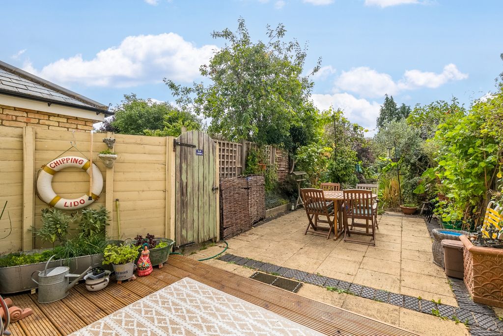 Property photo 3 of 31 4381446