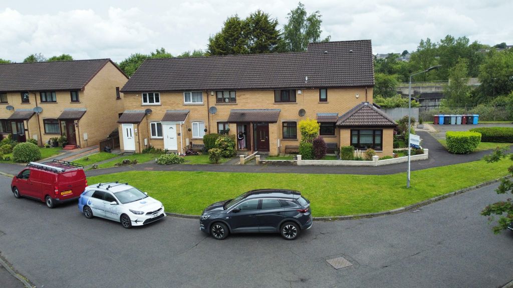 Property photo 2 of 32