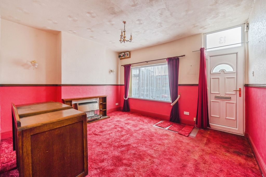 Property photo 2 of 17 Photo