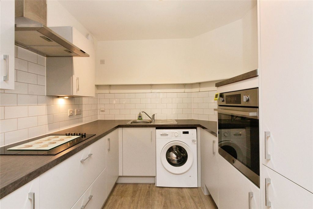 Property photo 3 of 17 Picture No. 16