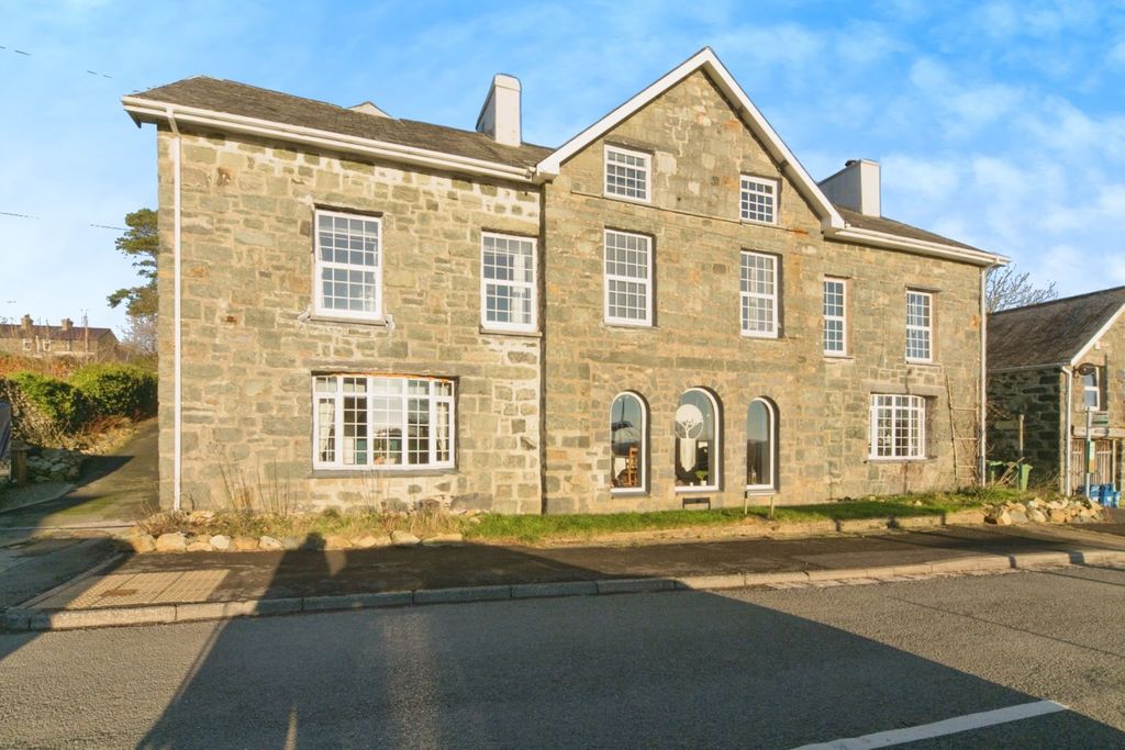 Property photo 1 of 44