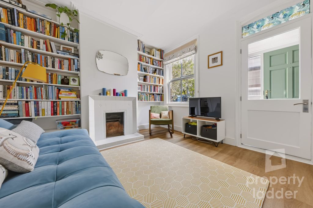 Property photo 3 of 23 Pl-9