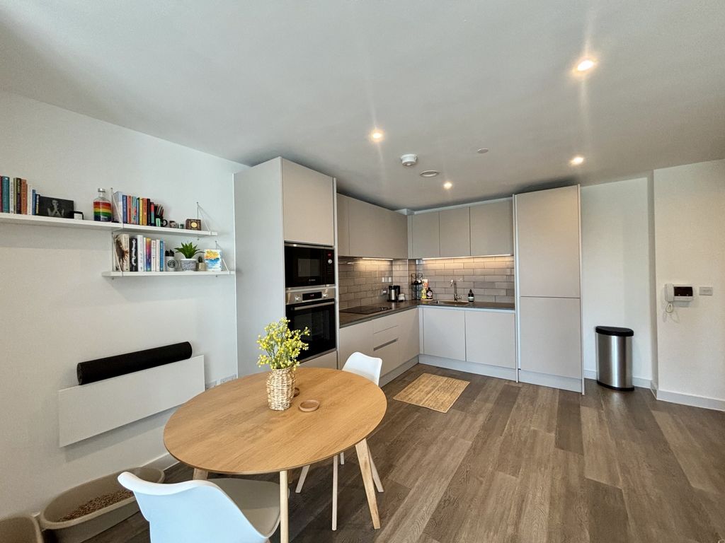 Property photo 2 of 15 Image00013