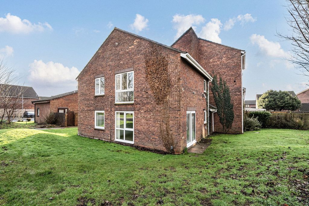 Property photo 3 of 13