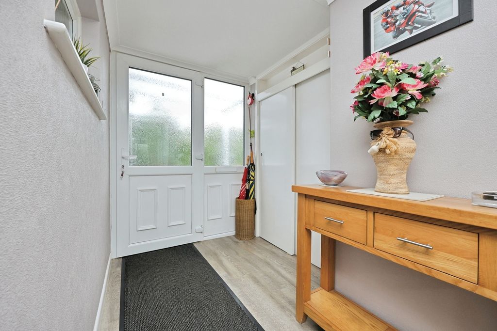 Property photo 2 of 15 Pbox-Img.Jpg