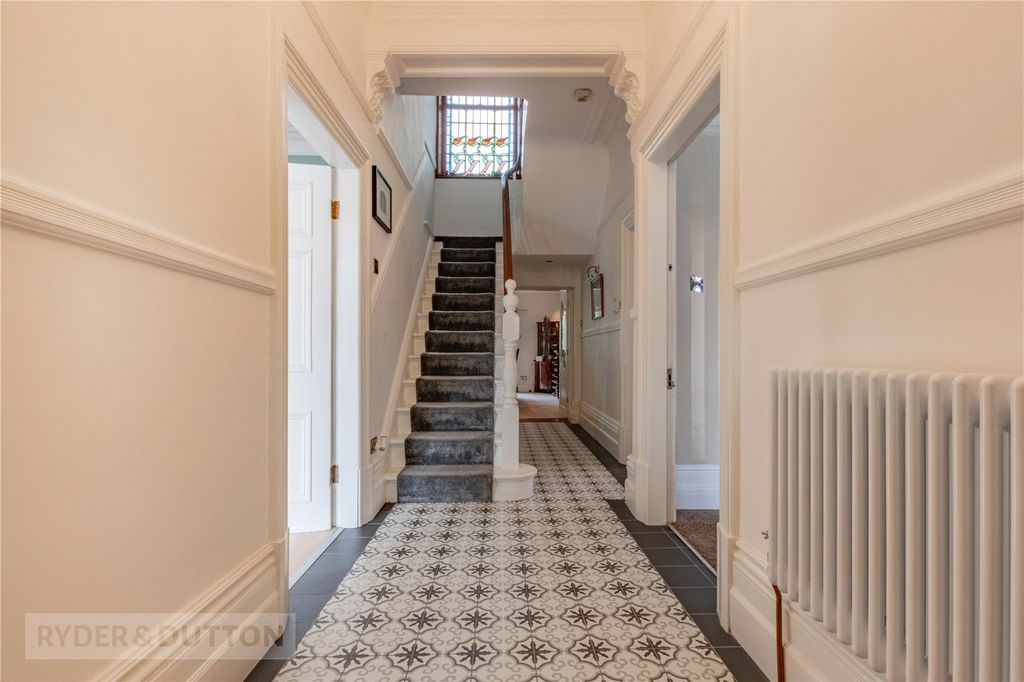 Property photo 3 of 26 Entrance Hallway