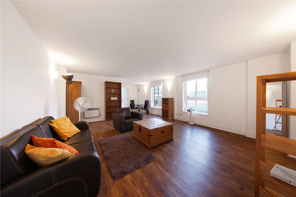 Property photo 1 of 15 Picture No. 05