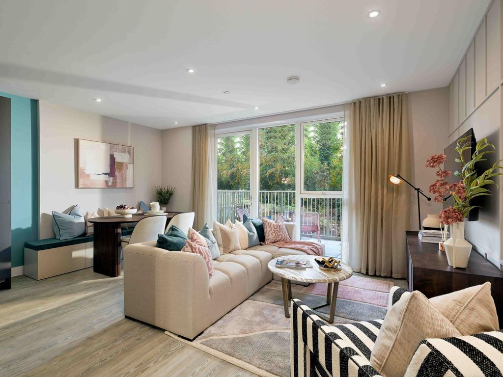 Property photo 1 of 24 Phoenix, Apartment 143