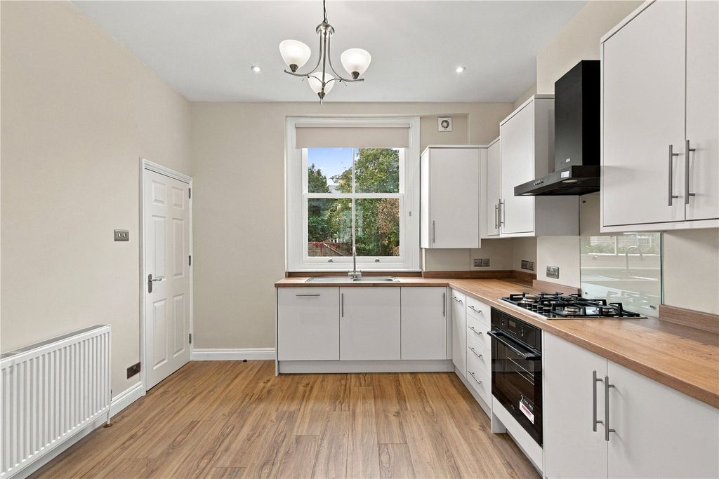 Property photo 2 of 18 Picture No. 08