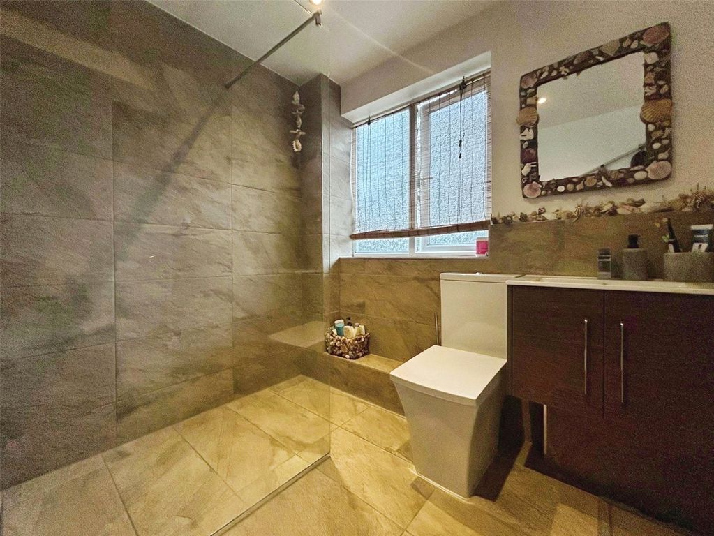 Property photo 3 of 16 Picture No. 23