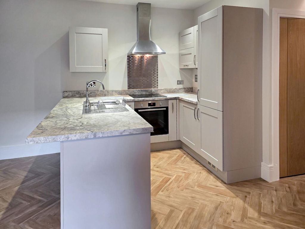 Property photo 2 of 6 Kitchen