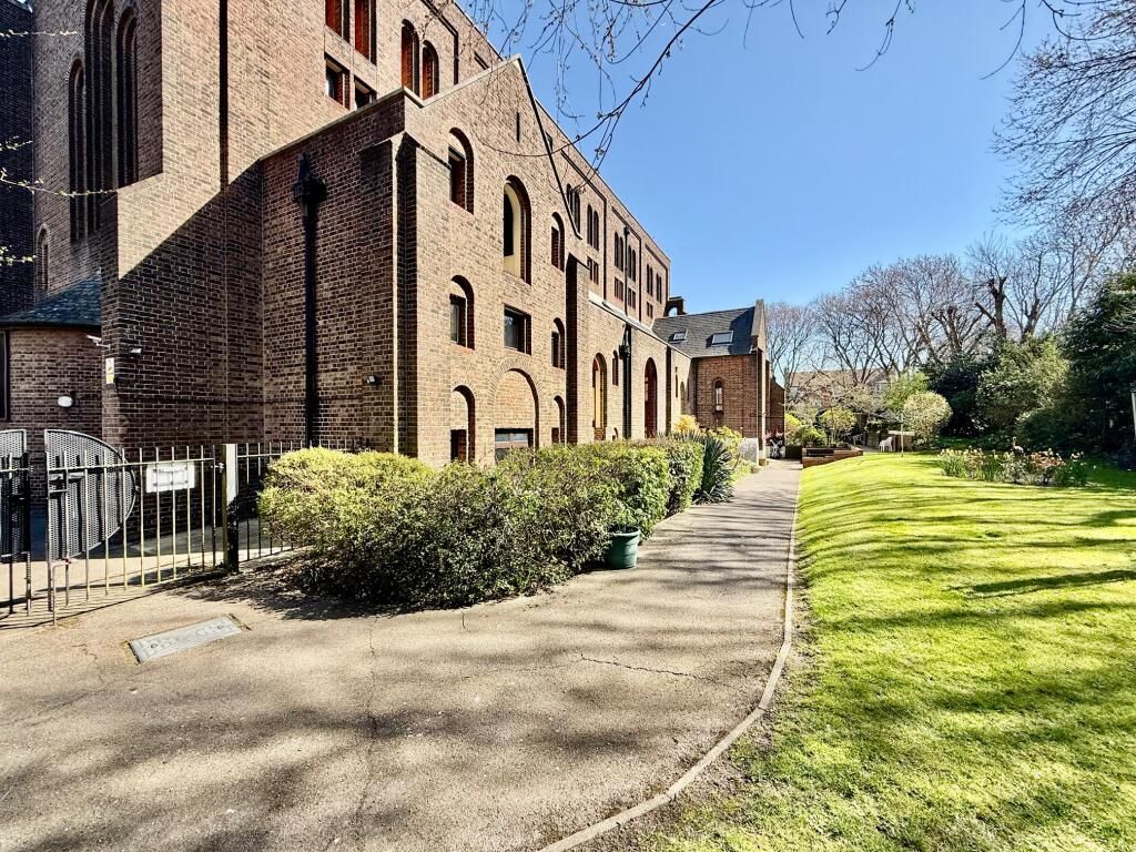 Property photo 2 of 9