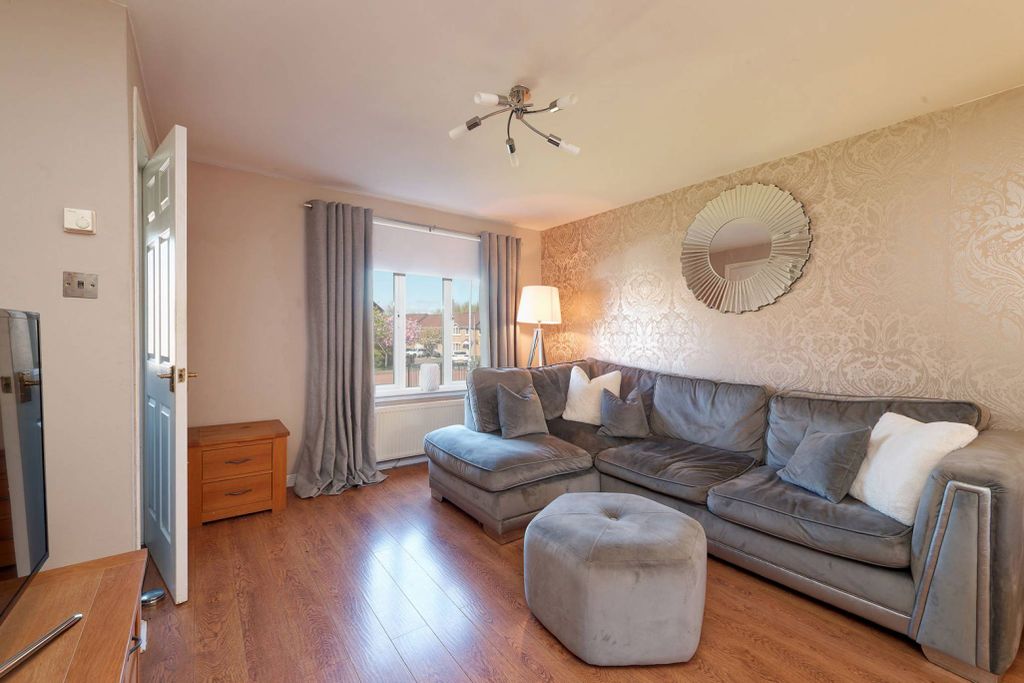 Property photo 2 of 22