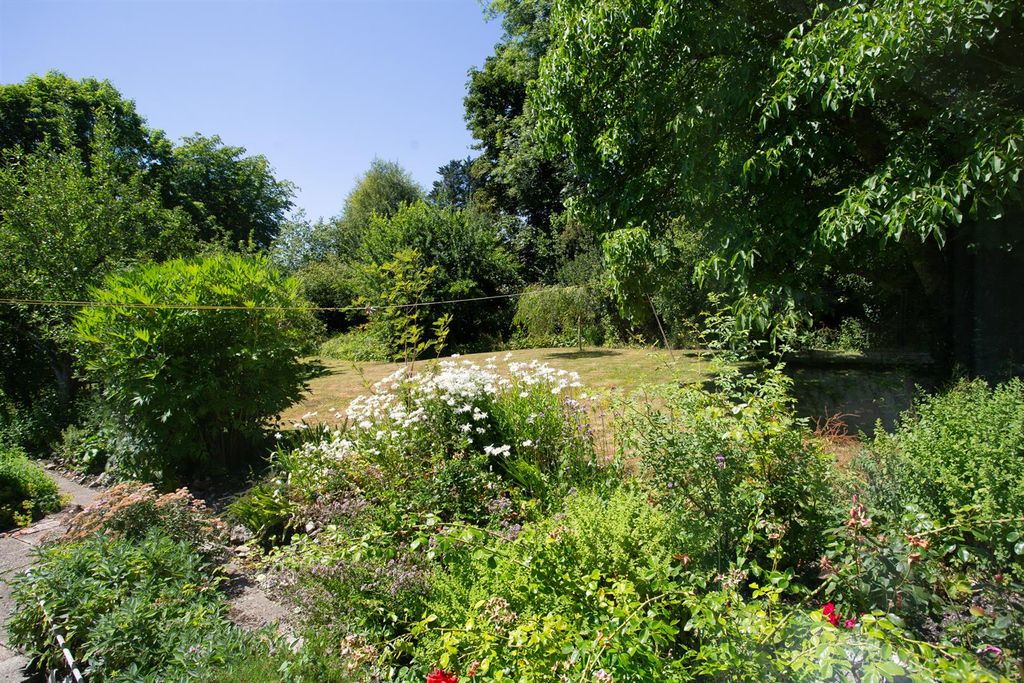 Property photo 2 of 44 Derb6825.Jpg