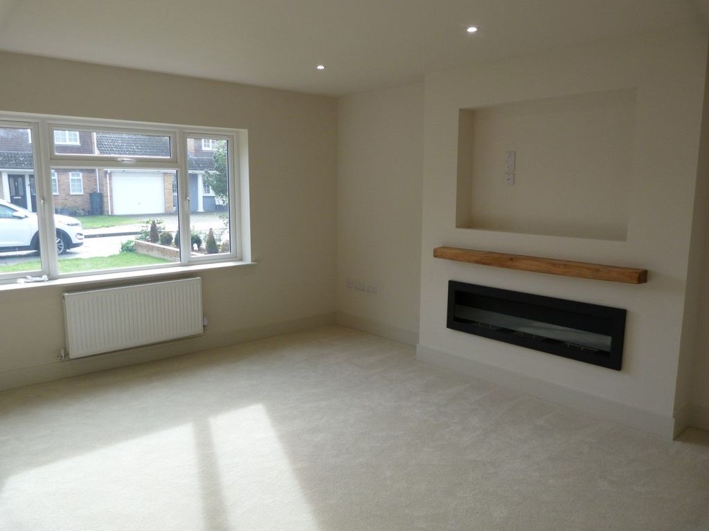 Property photo 2 of 13 Photograph 2