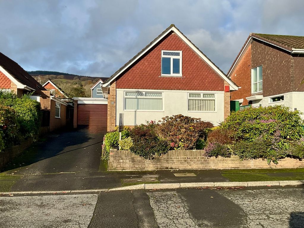 Property photo 2 of 22