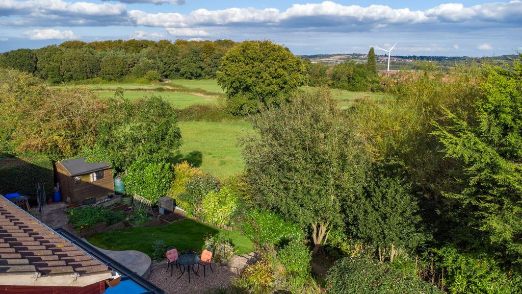 Property photo 3 of 42