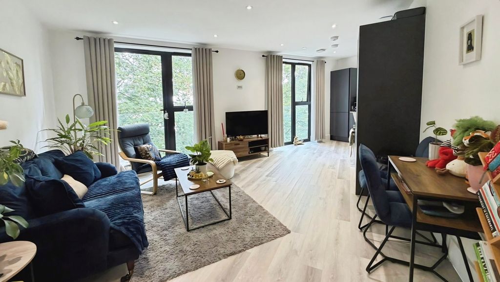 Property photo 1 of 16 01Bf58Cf-Photo-20...